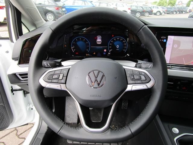 Volkswagen Golf Life 1.5 TSI - Samsaru's Car Outlet