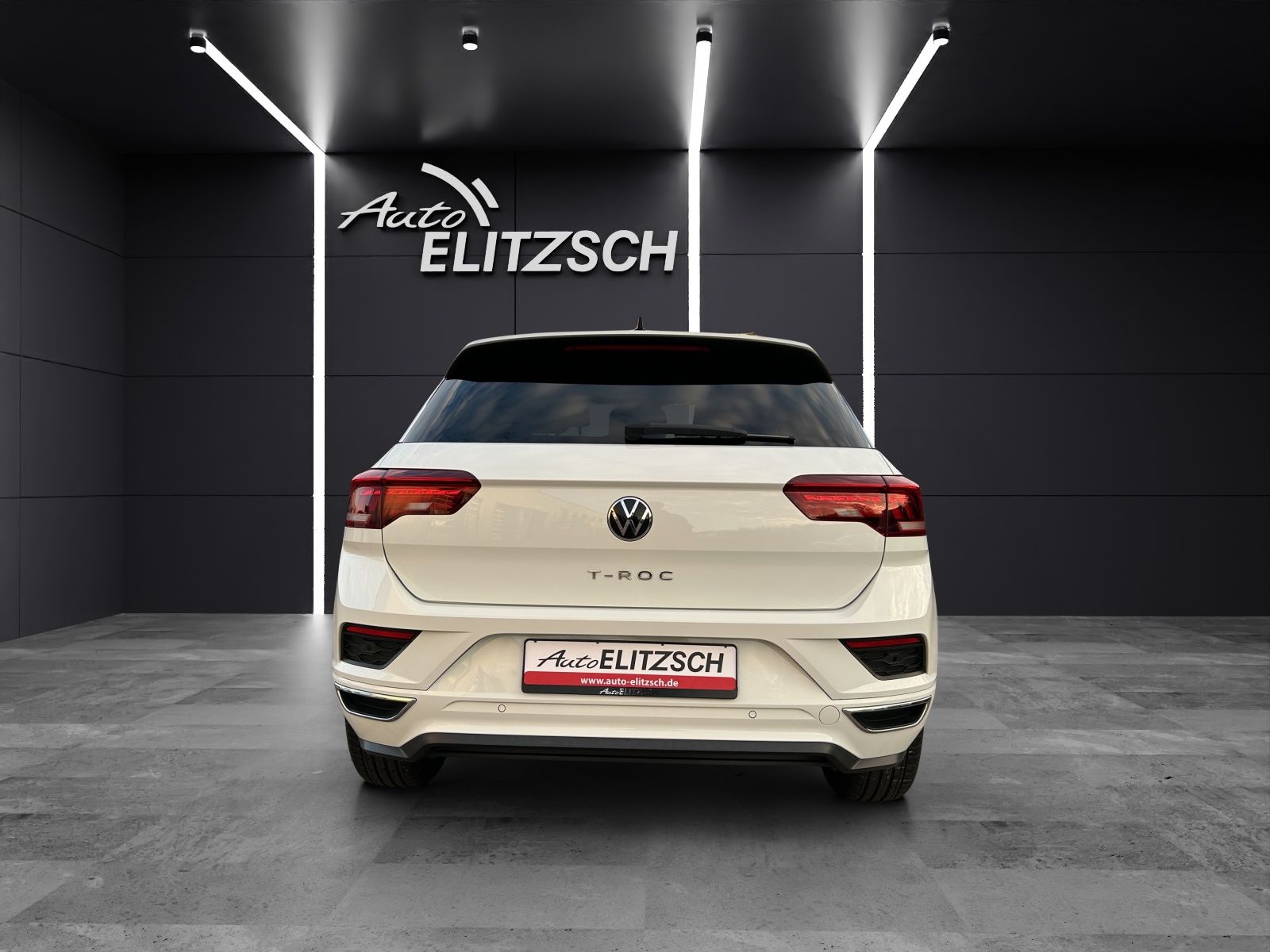 Volkswagen T-Roc TSI Sport R-Line - Samsaru's Car Outlet