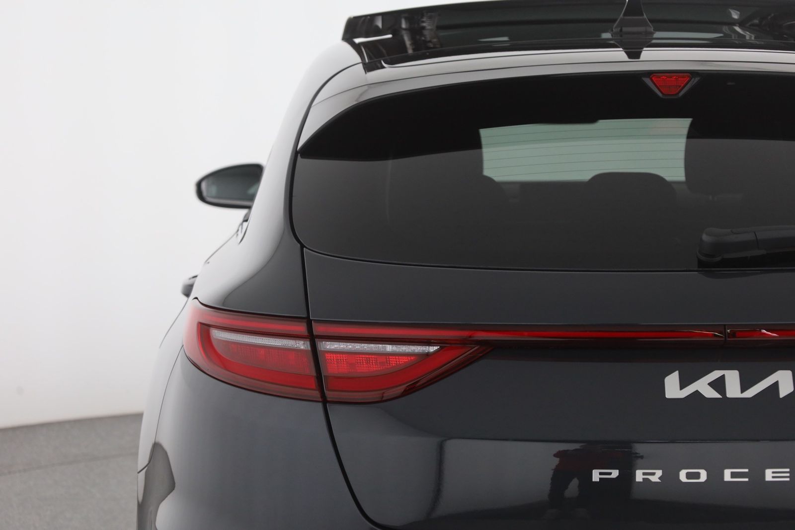Kia ProCeed 1.5 T-GDI Aut. - Samsaru's Car Outlet