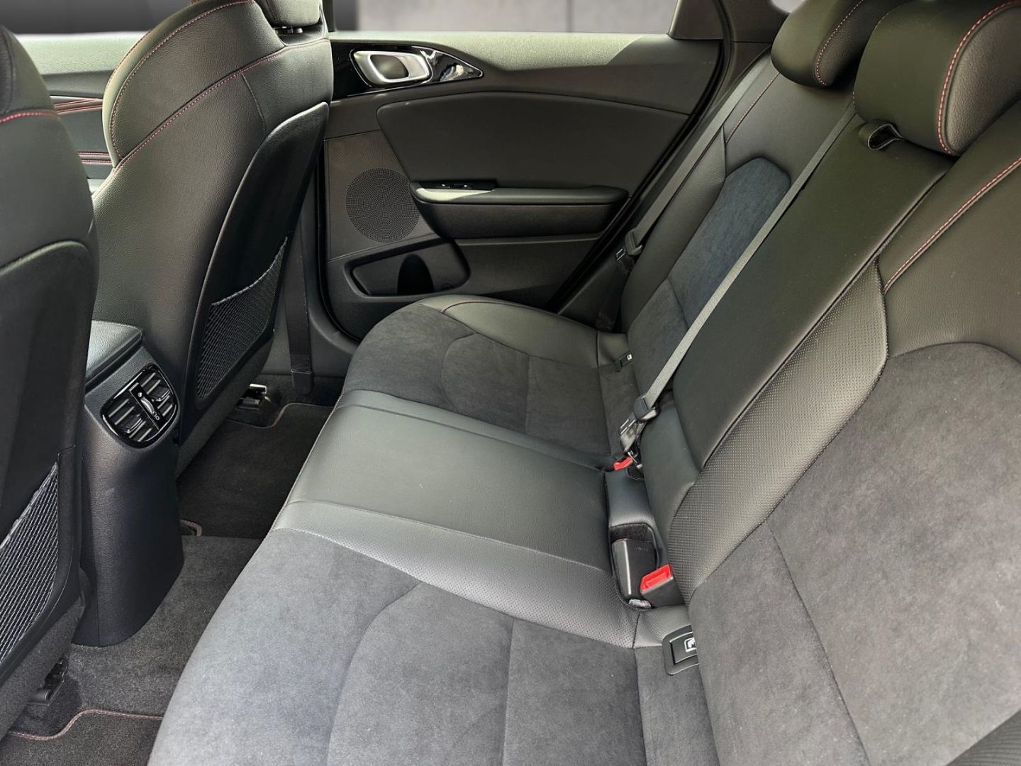 Kia ProCeed GT - Samsaru's Car Outlet