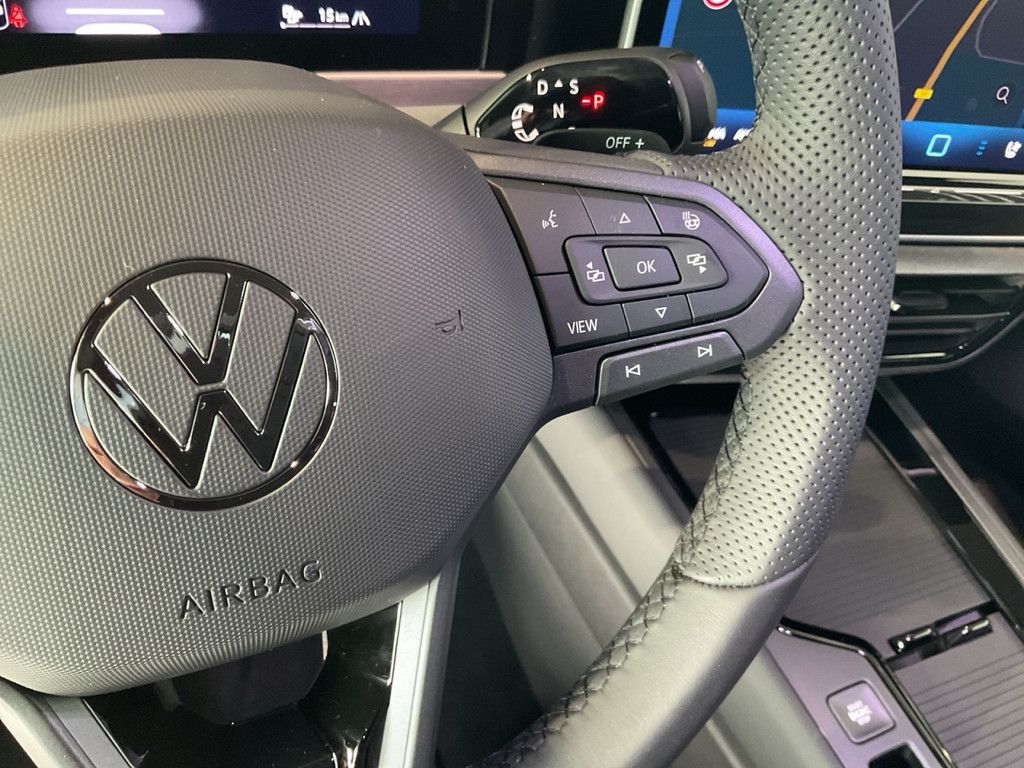 Volkswagen Passat 1.5 eHybrid DSG R-Line PANO MATRIX-LED