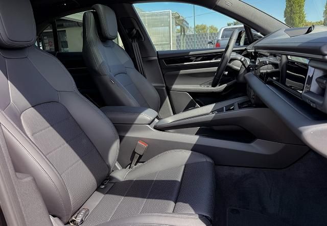 Porsche Macan 4 Electric AHK Bose Pano LUFT Sport-Chrono