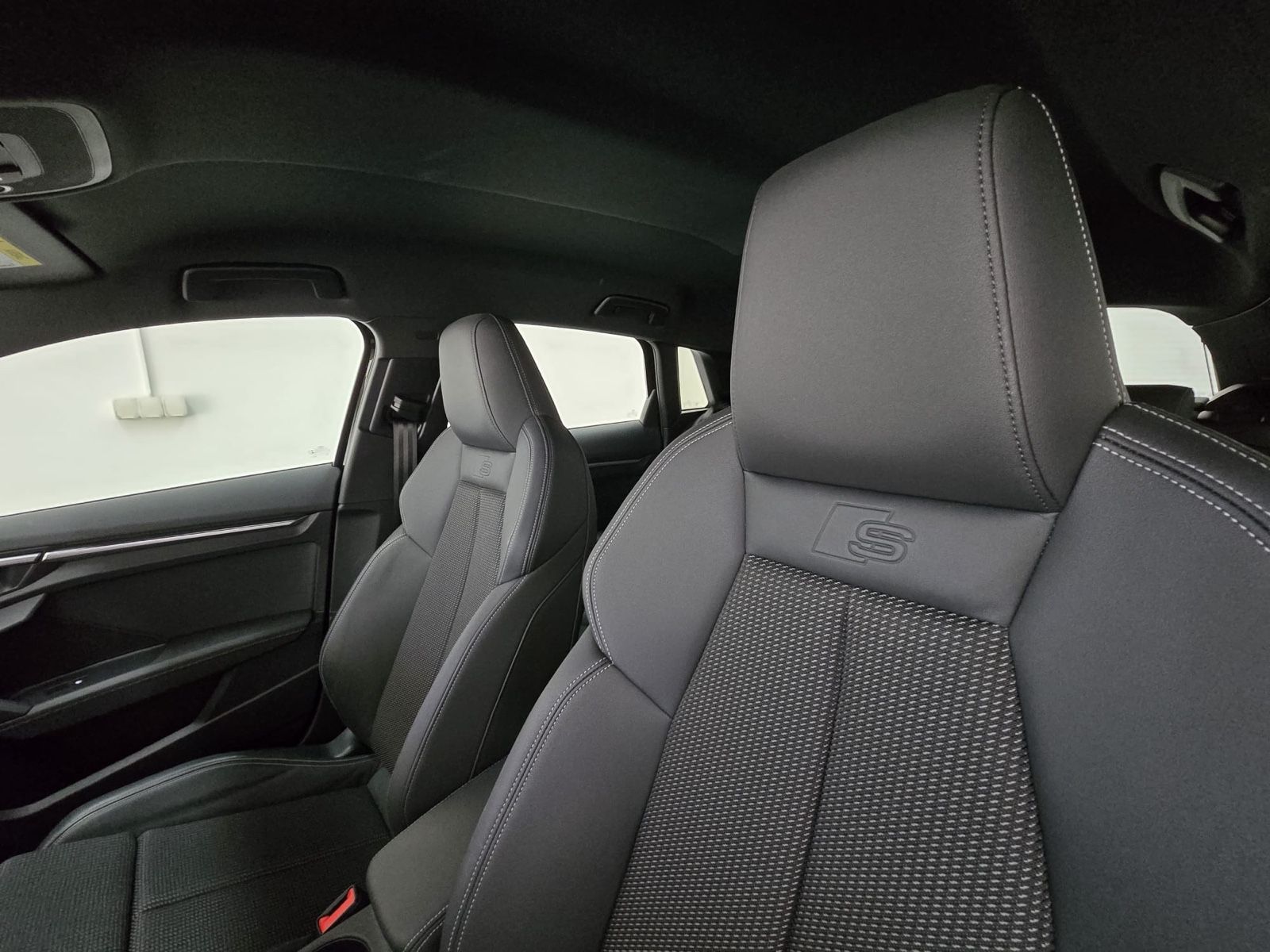 Audi A3 Sportback 30TFSI S-tronic S-Line Optik schwaz