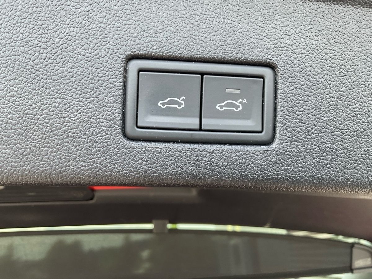 Volkswagen Touareg ELEGANCE 3.0TDI - Samsaru's Car Outlet