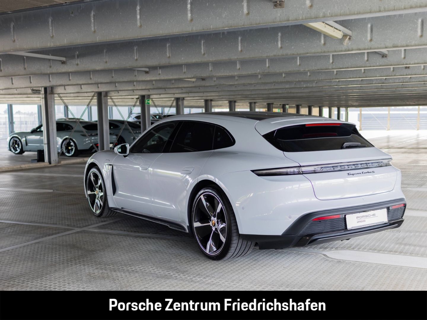 Porsche Taycan Turbo S Sport Turismo Burmester InnoDrive