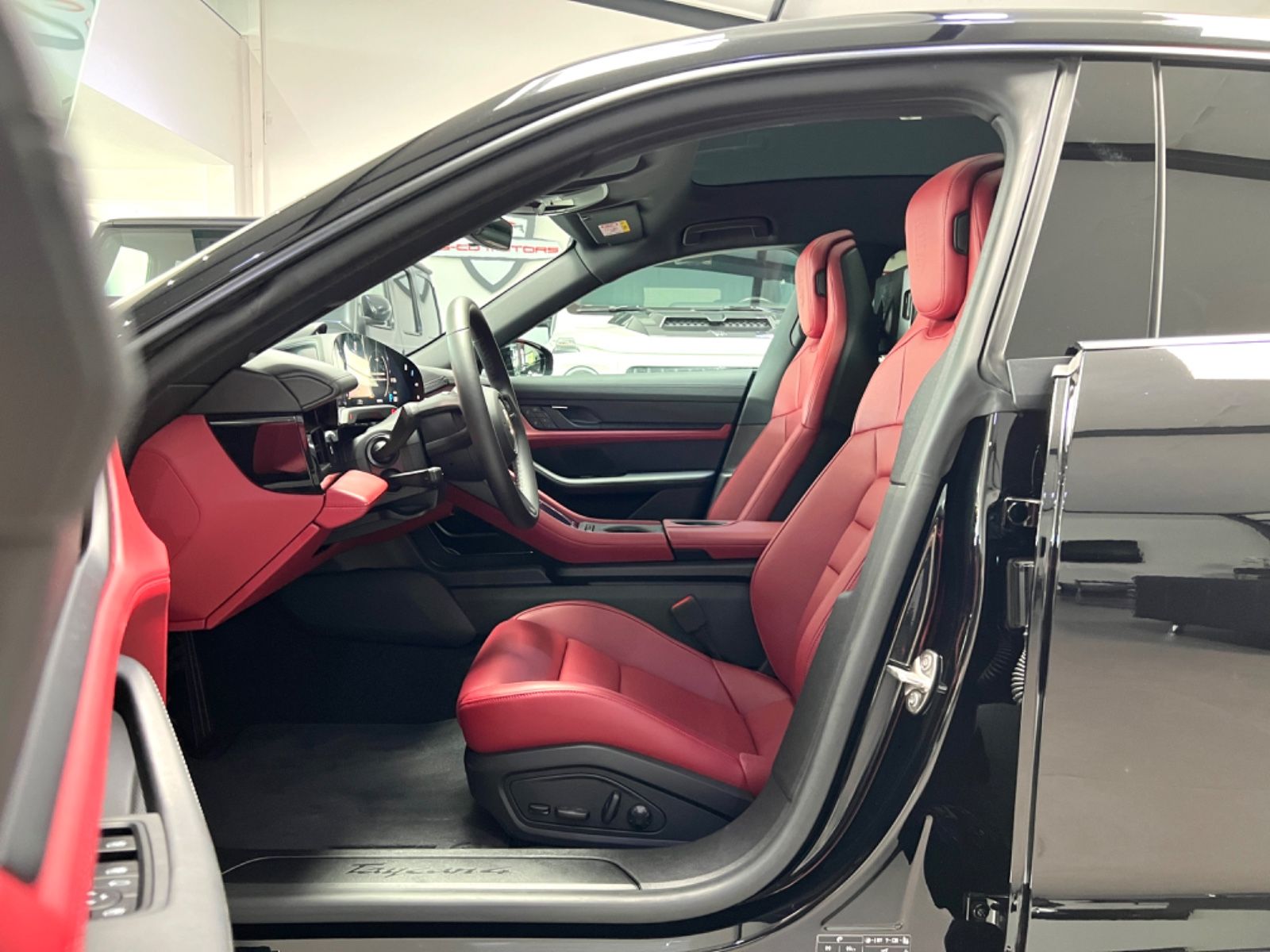 Porsche TAYCAN 4 CROSS TURISMO PANO ACC LEDER-ROT 2xDVD