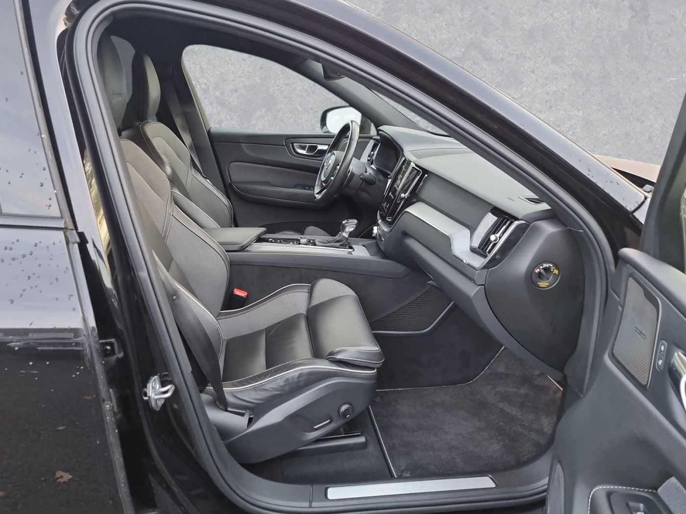 Volvo XC60 Plug-In-Hybrid T8 AWD Recharge Plus Bright