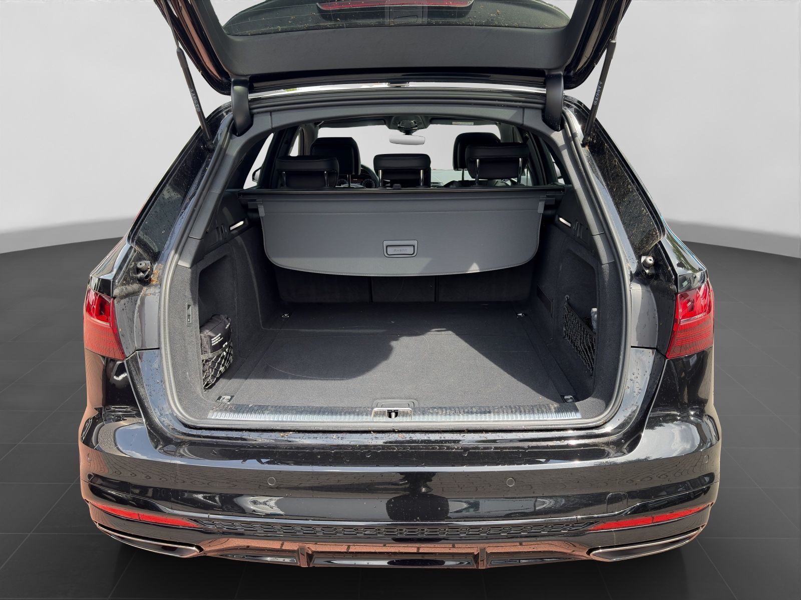 Audi A4 Avant 40 TFSI Q 2x S LINE AHK LM19 MATRIX-LED