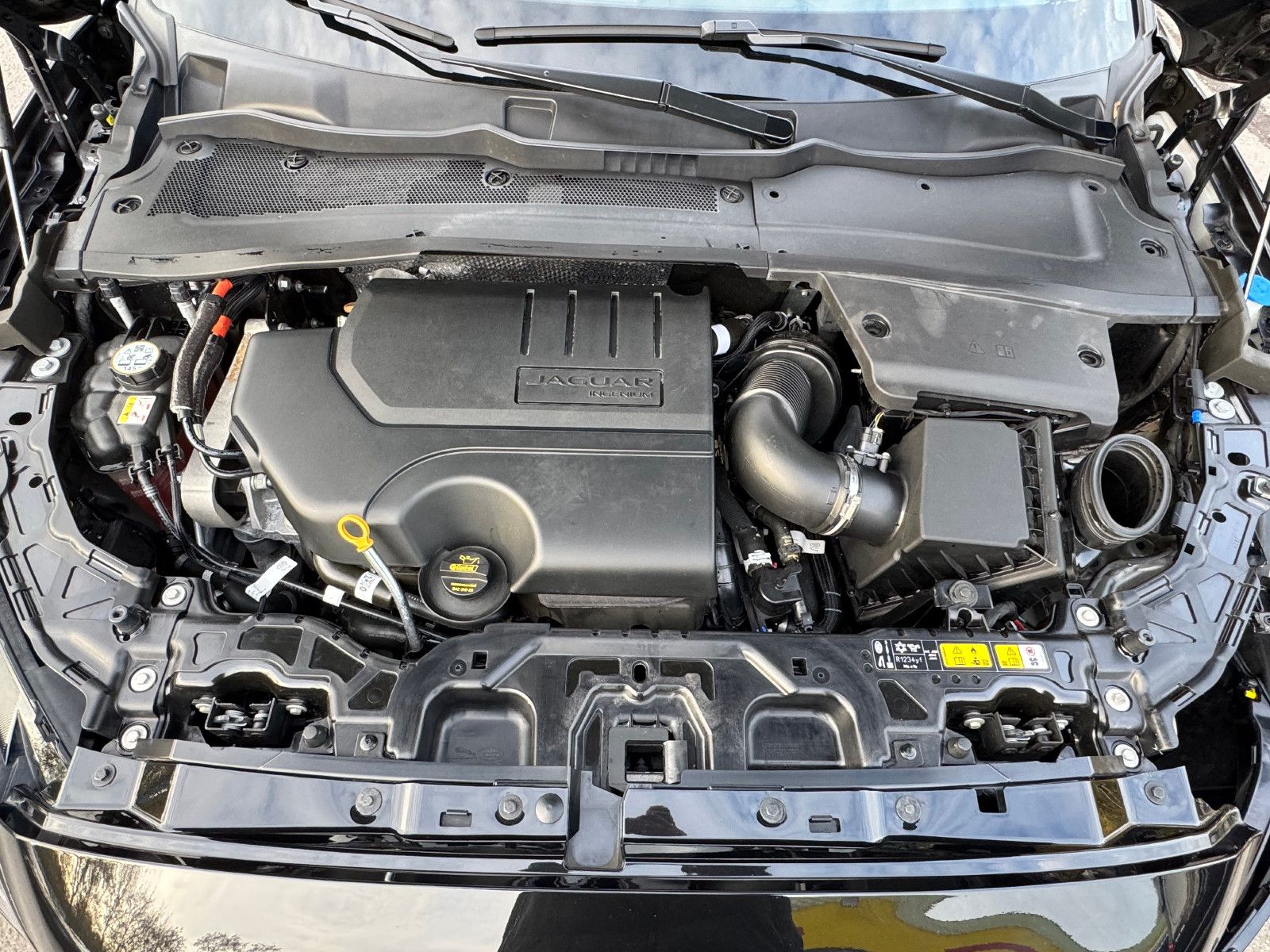 Jaguar E-Pace E-PACE R-Dynamic HSE AWD