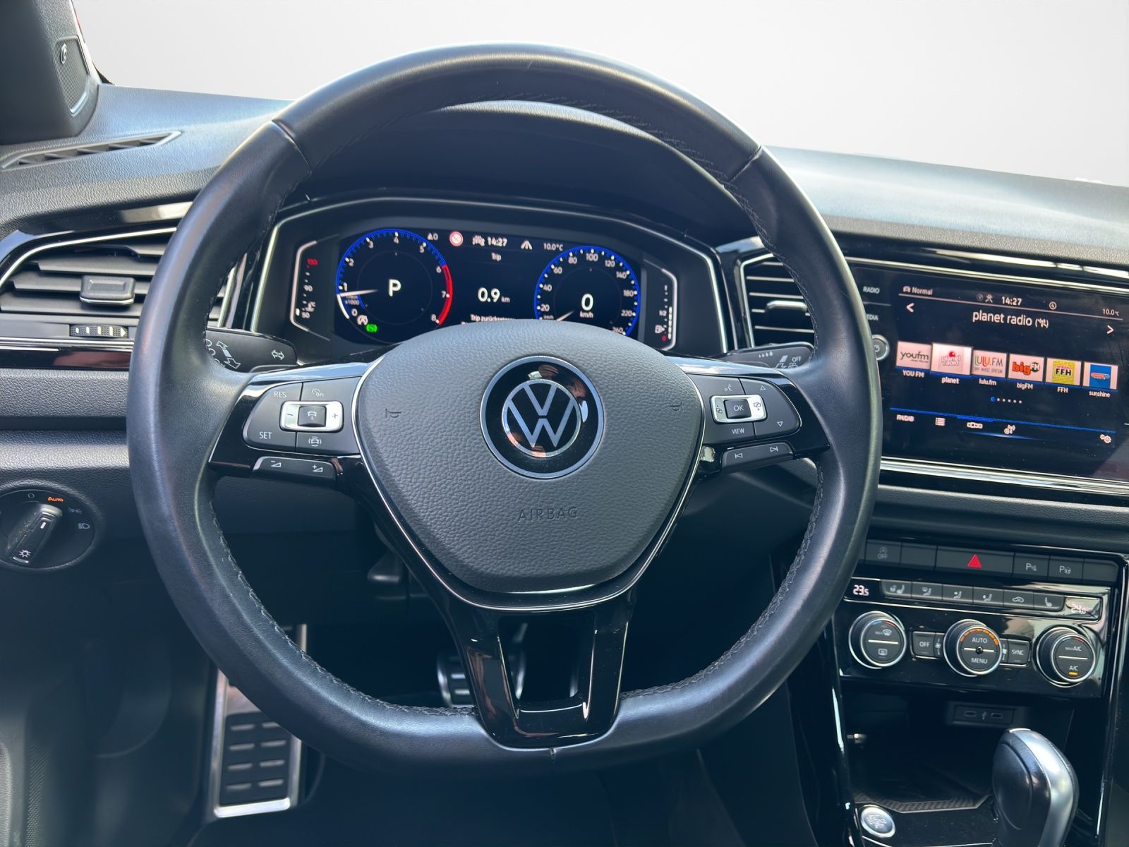 Volkswagen T-Roc 1.5 TSI DSG R-Line - Samsaru's Car Outlet