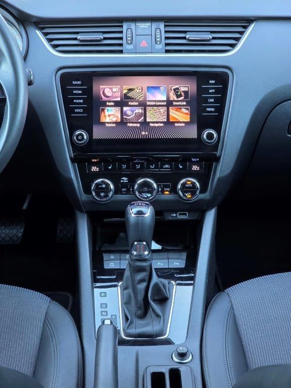 Skoda Octavia Combi 2.0 TDI DSG Style - Samsaru's Car Outlet