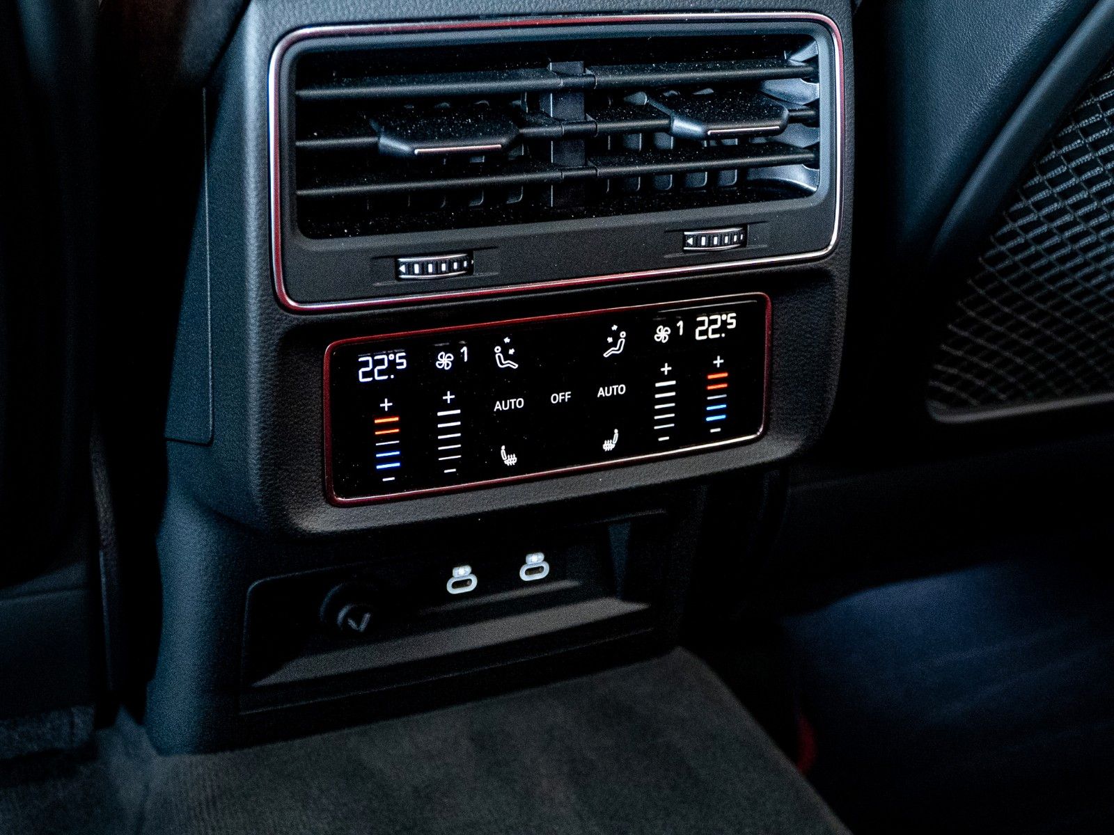 Audi RSQ8 performance Maxton Carbon Red Pano