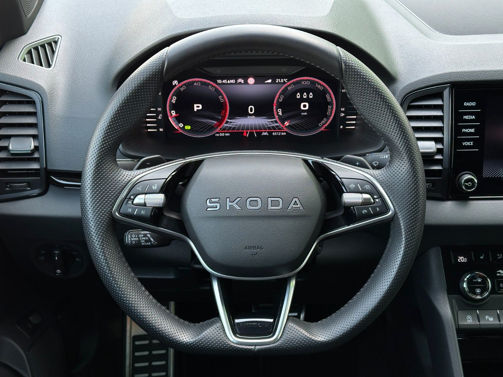 Skoda 190PS 4x4 DSG Sportline PADACH STHZ eHK LM19"AHK