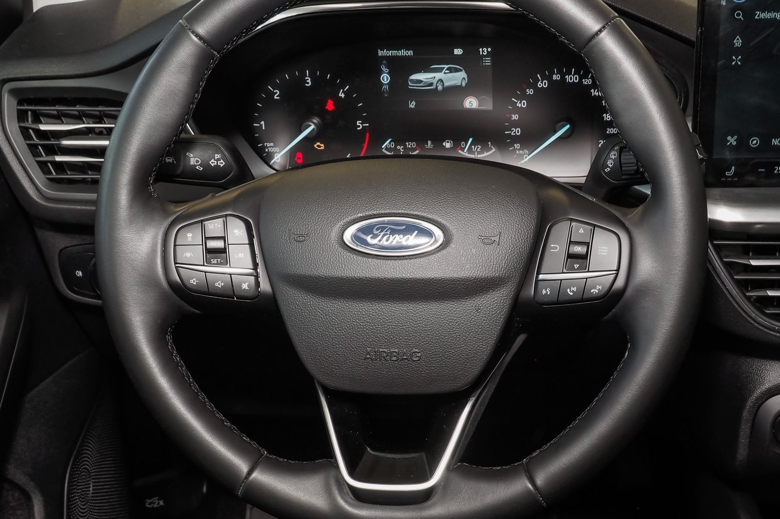 Ford Focus Turnier 1.5 EcoBlue Aut. Titanium-Sync 3 m