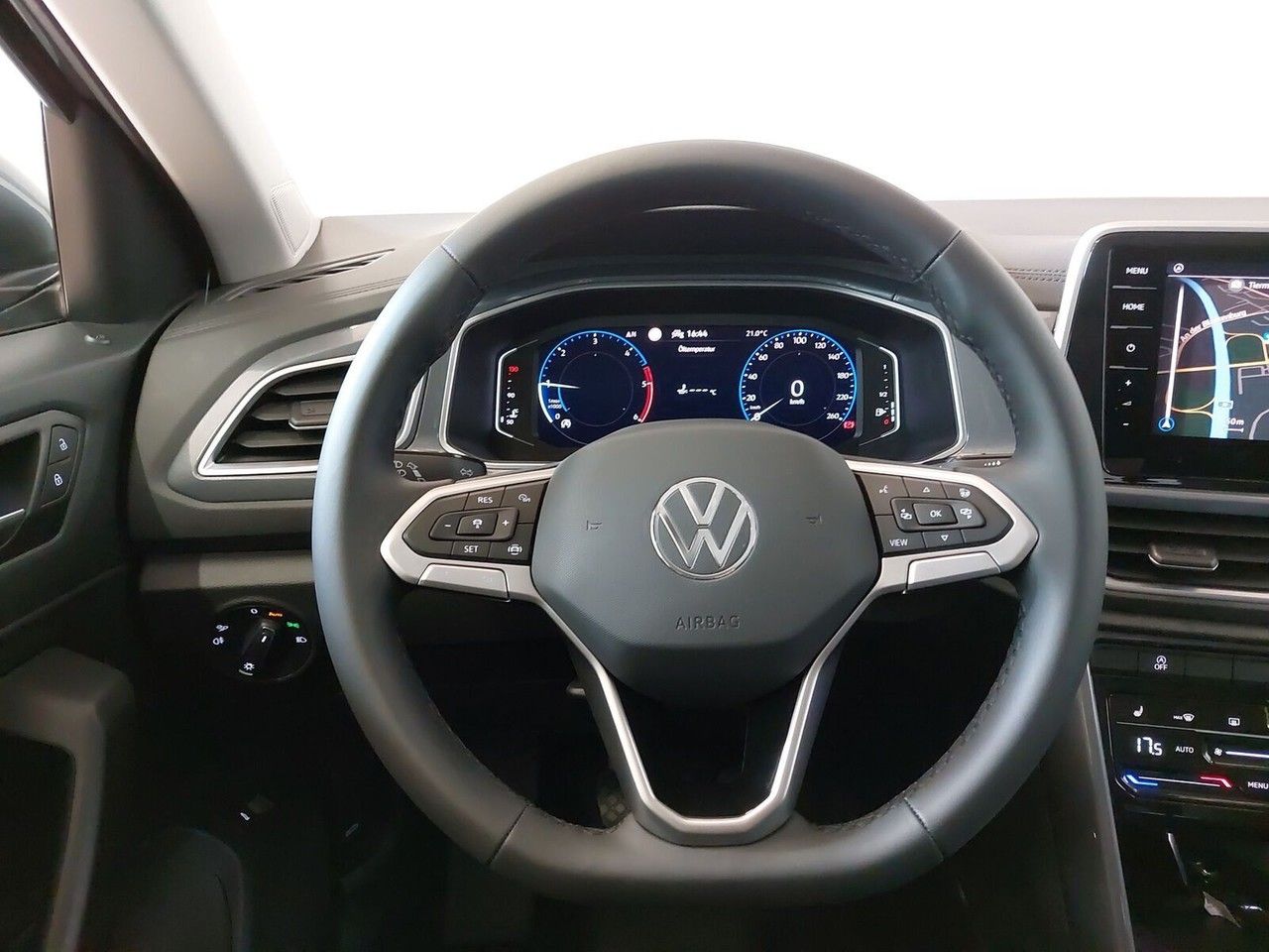 Volkswagen T-Roc 2.0 TDI Style - Samsaru's Car Outlet