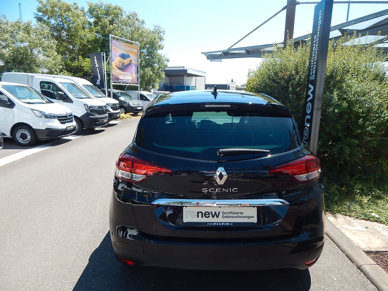 Renault Scenic TCe 140 Black Edition - Samsaru's Car Outlet