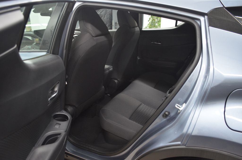 Toyota C-HR 1.8 Hybrid Flow+ - Samsaru's Car Outlet