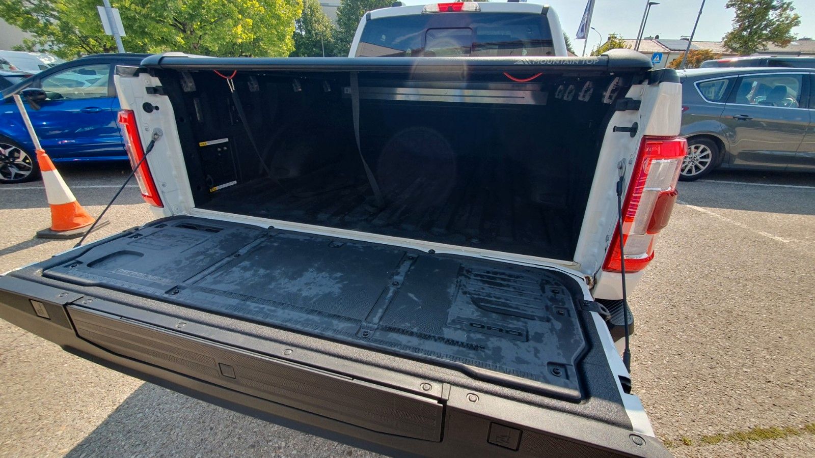 Ford F 150 Limited HYBRID 4x4 - Samsaru's Car Outlet