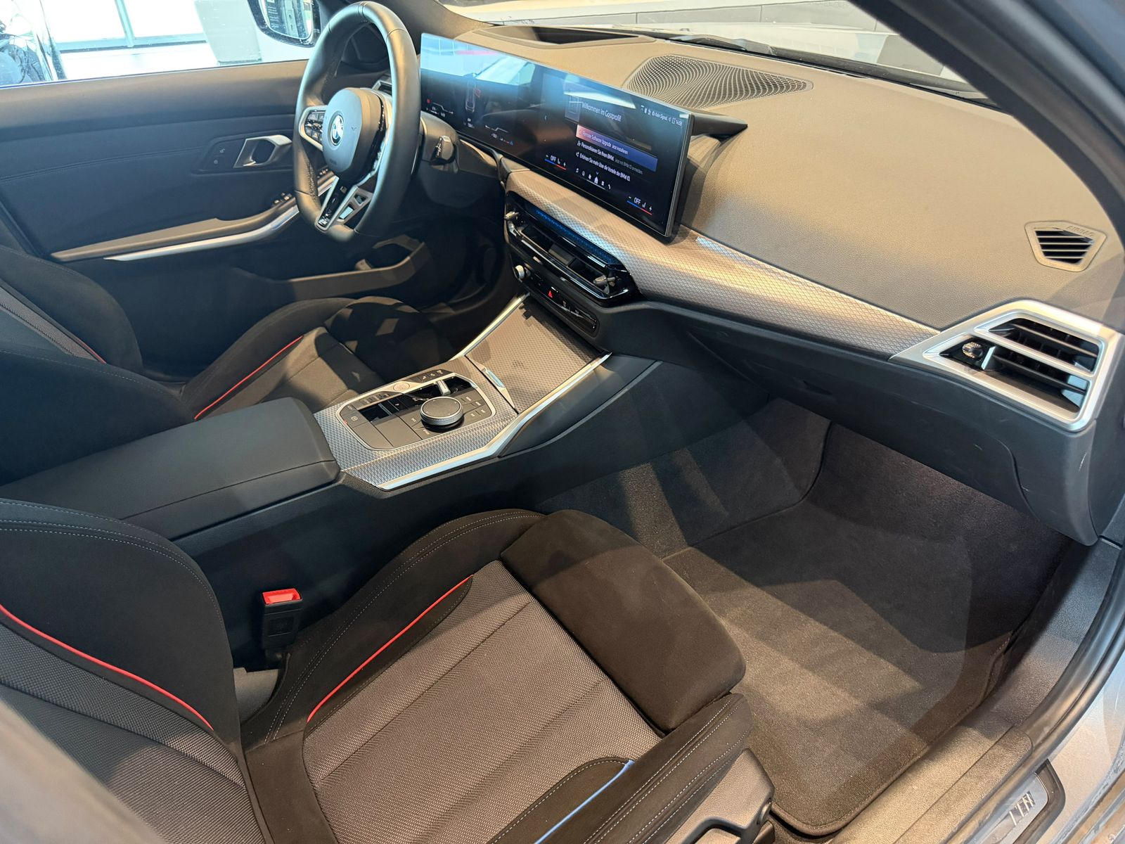 BMW 320 d xDrive *M-Sport PRO*NAVI*LED*ACC*Lane*