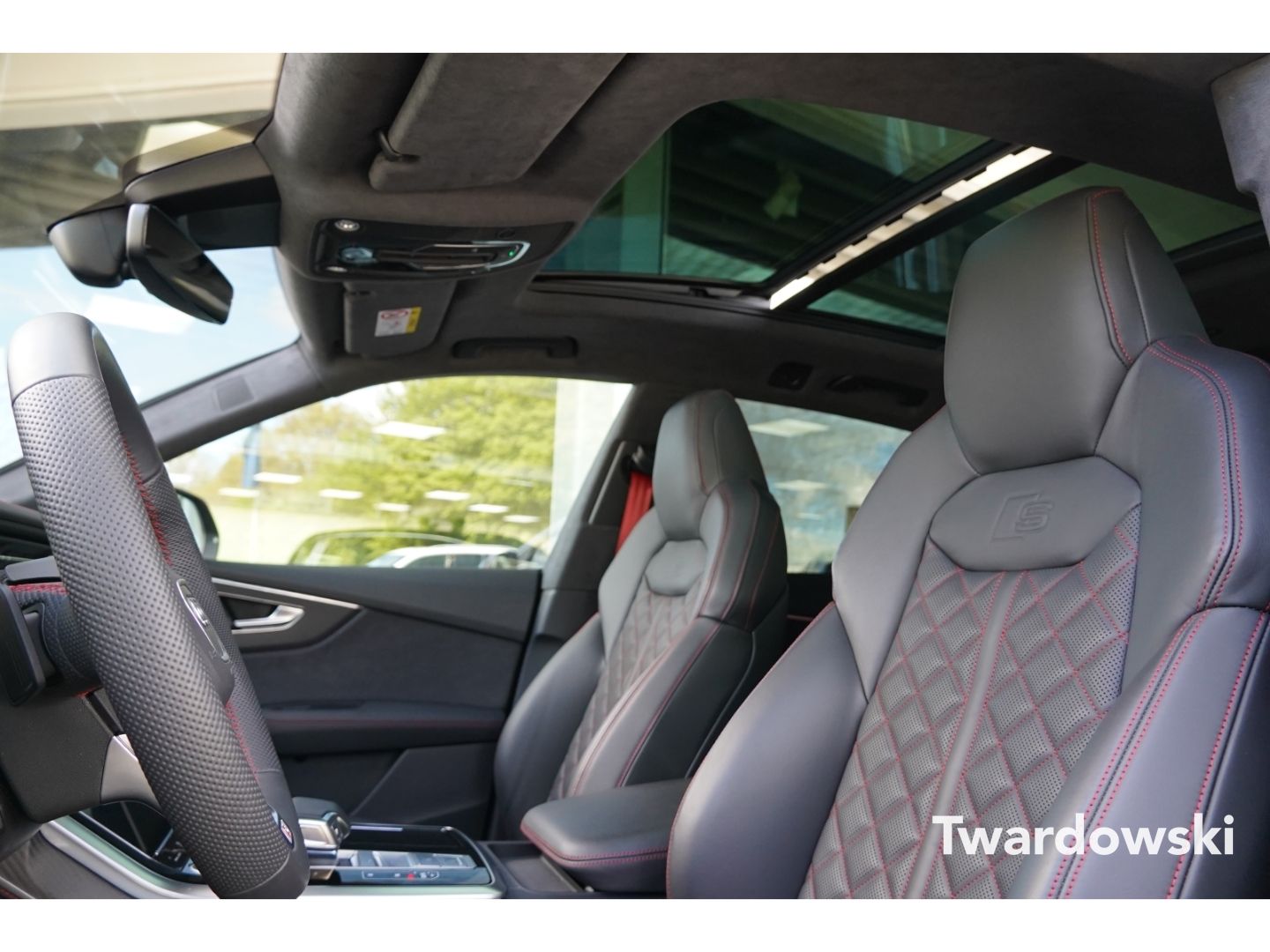 Audi Q8 50 TDI S line Pano HUD Matrix 23''B&O AHK 360