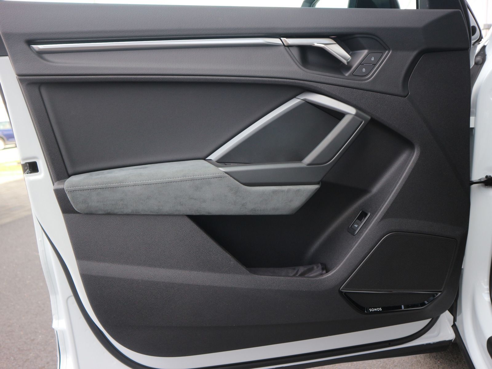 Audi Q3 S line 40 TDI quattro - Samsaru's Car Outlet