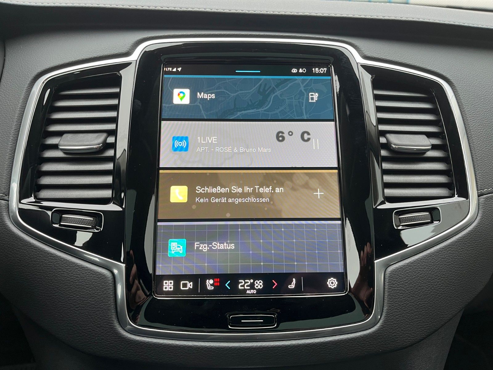Volvo XC90 T8 Ultra Dark Plug-In AWD - Samsaru's Car Outlet