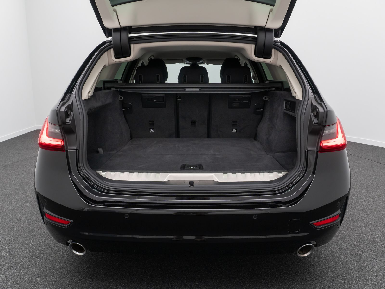 BMW 320e - Samsaru's Car Outlet