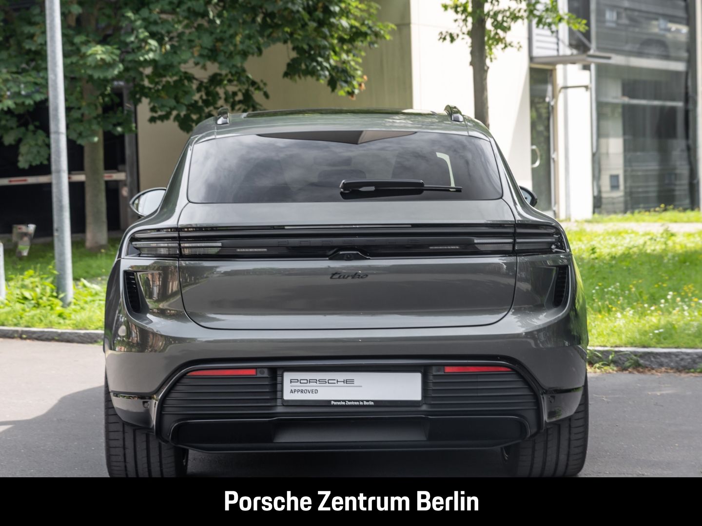Porsche Macan Turbo Burmester Rückfahrkamera Panorama
