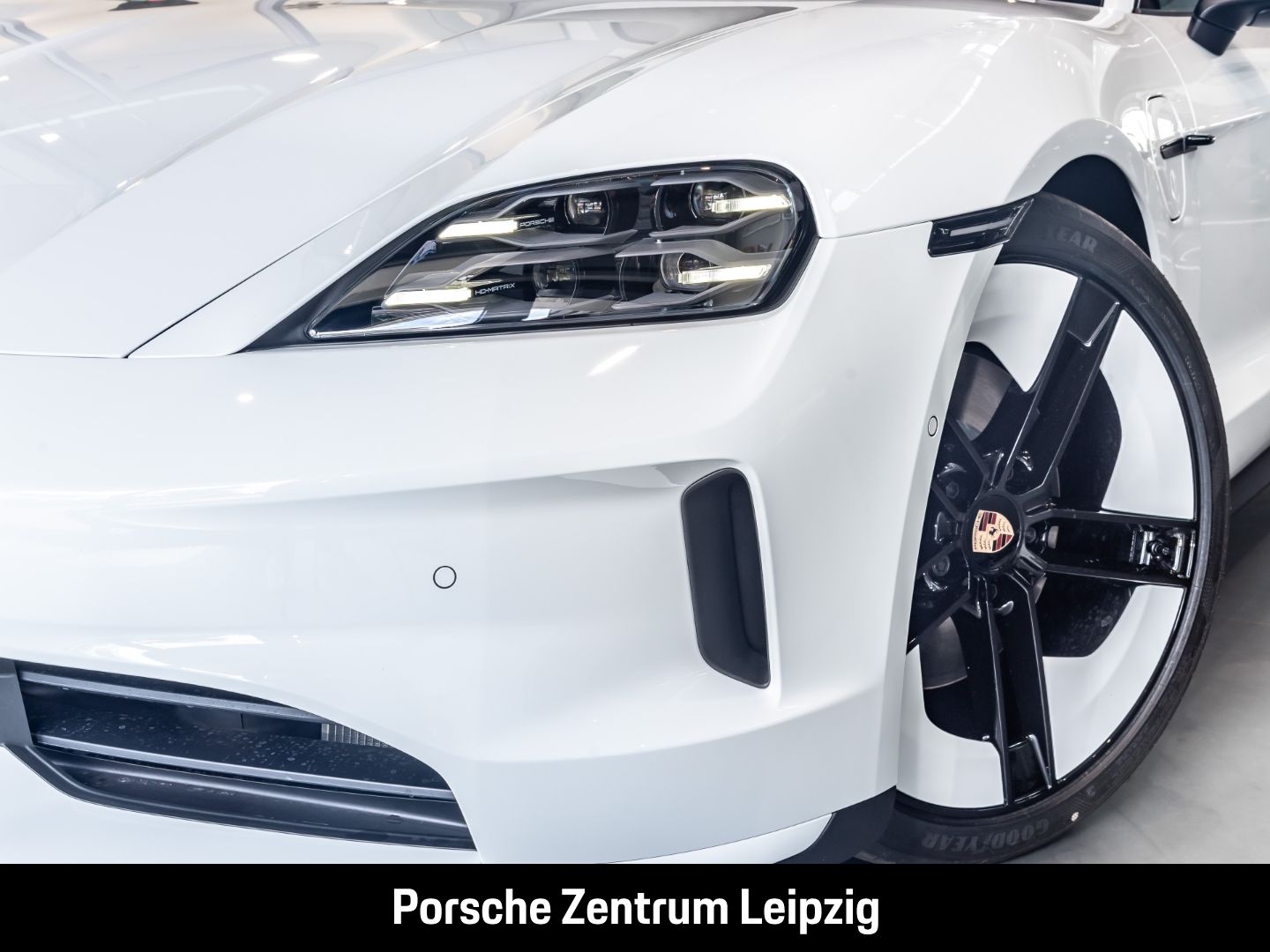 Porsche Taycan 4 SportDesign HD-Matrix ACC Pepita 21Zoll