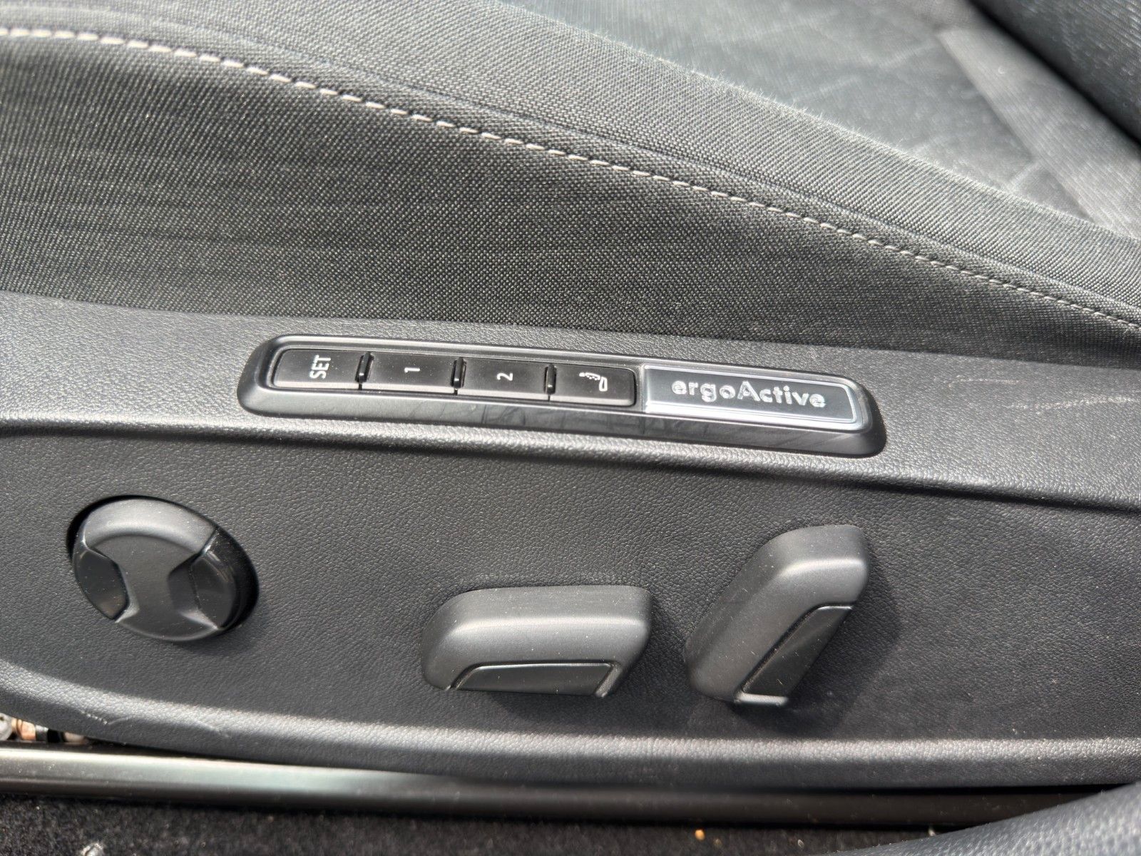 Volkswagen Golf VIII 2,0TDI DSG Var Life - Samsaru's Car Outlet