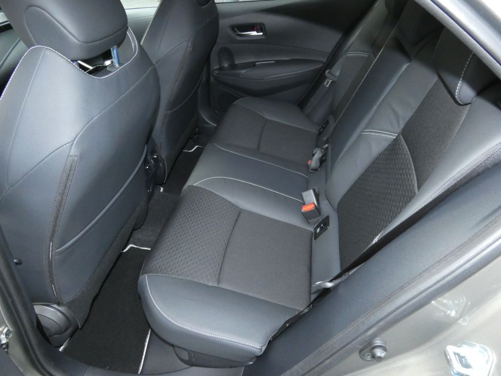 Toyota Corolla 2.0 Hybrid Lounge*Matrix LED+Navi+SHZ