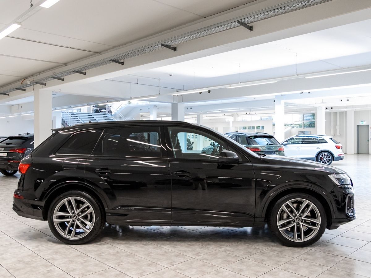 Audi Q7 SUV TFSI e S line 55 TFSI e quattro tiptronic