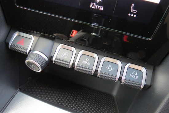 Volkswagen Amarok 2.0 TDI Life 4Motion - Samsaru's Car Outlet