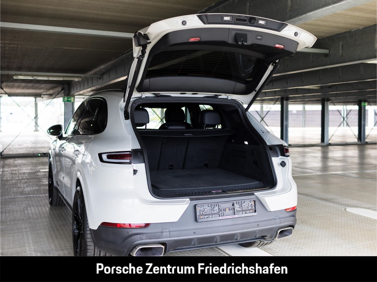 Porsche Cayenne E-Hybrid BOSE LED-Matrix Panoramadach