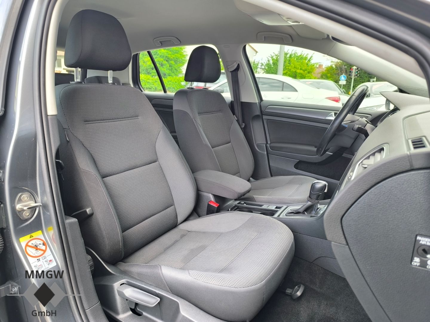 Volkswagen Golf VII e-e- - Samsaru's Car Outlet