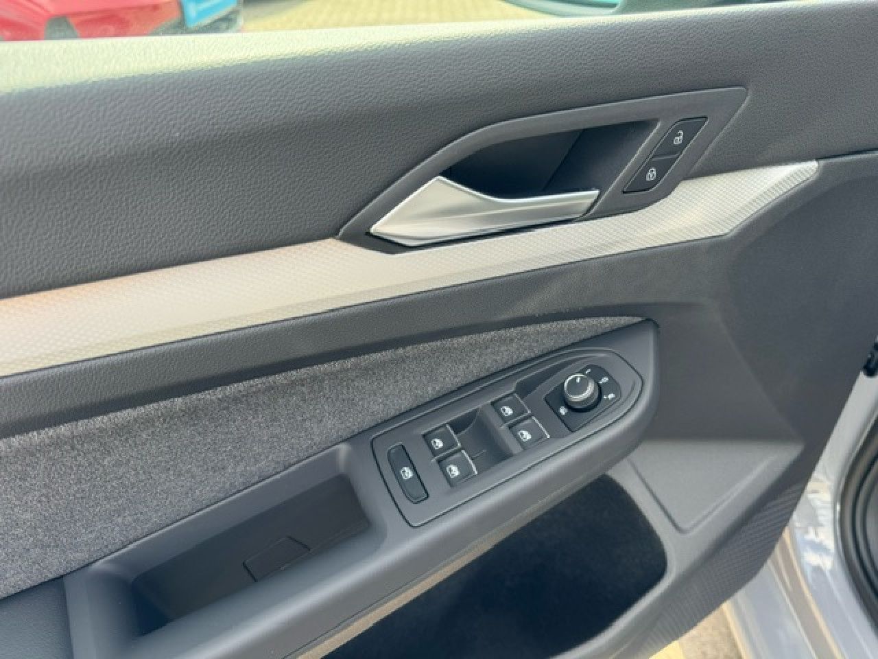 Volkswagen Golf VIII Move 1.5 TSI - Samsaru's Car Outlet