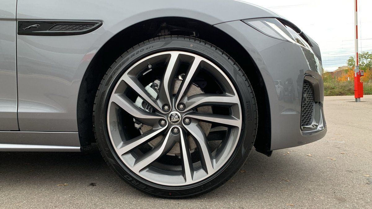 Jaguar XF D200 R-DYNAMIC HSE ACC+DAB+SHZG+LED+LMF+NAV