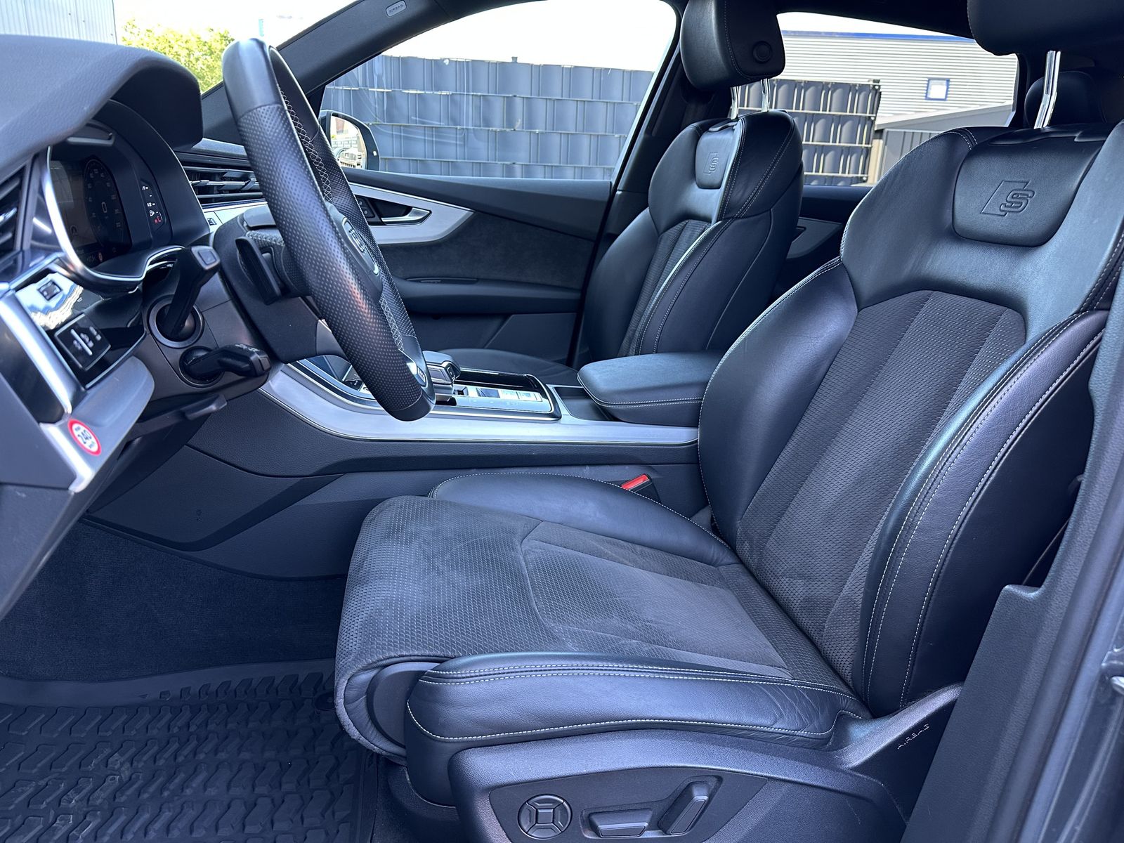 Audi Q7 50 TDI S-Line Black 7Sitzer NAV+MATRIX+AHK+VC