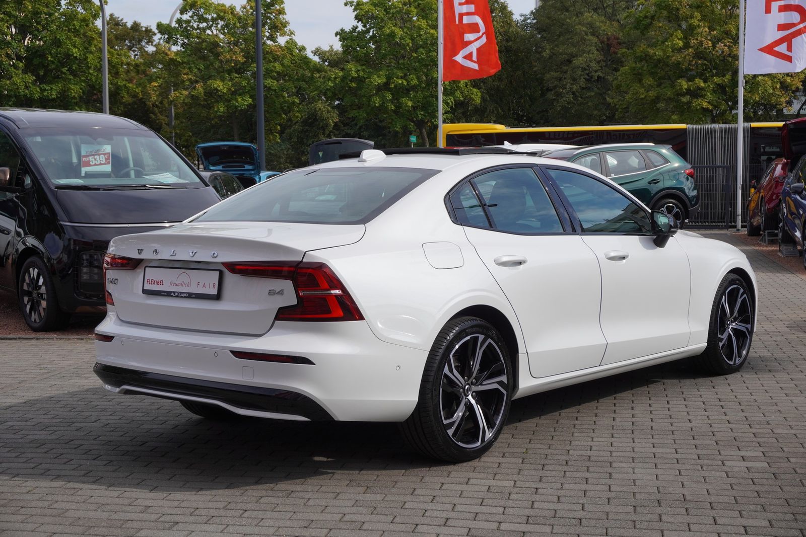 Volvo S60 2.0 M-Hybrid Plus Dark LED Panorama 360° DAB