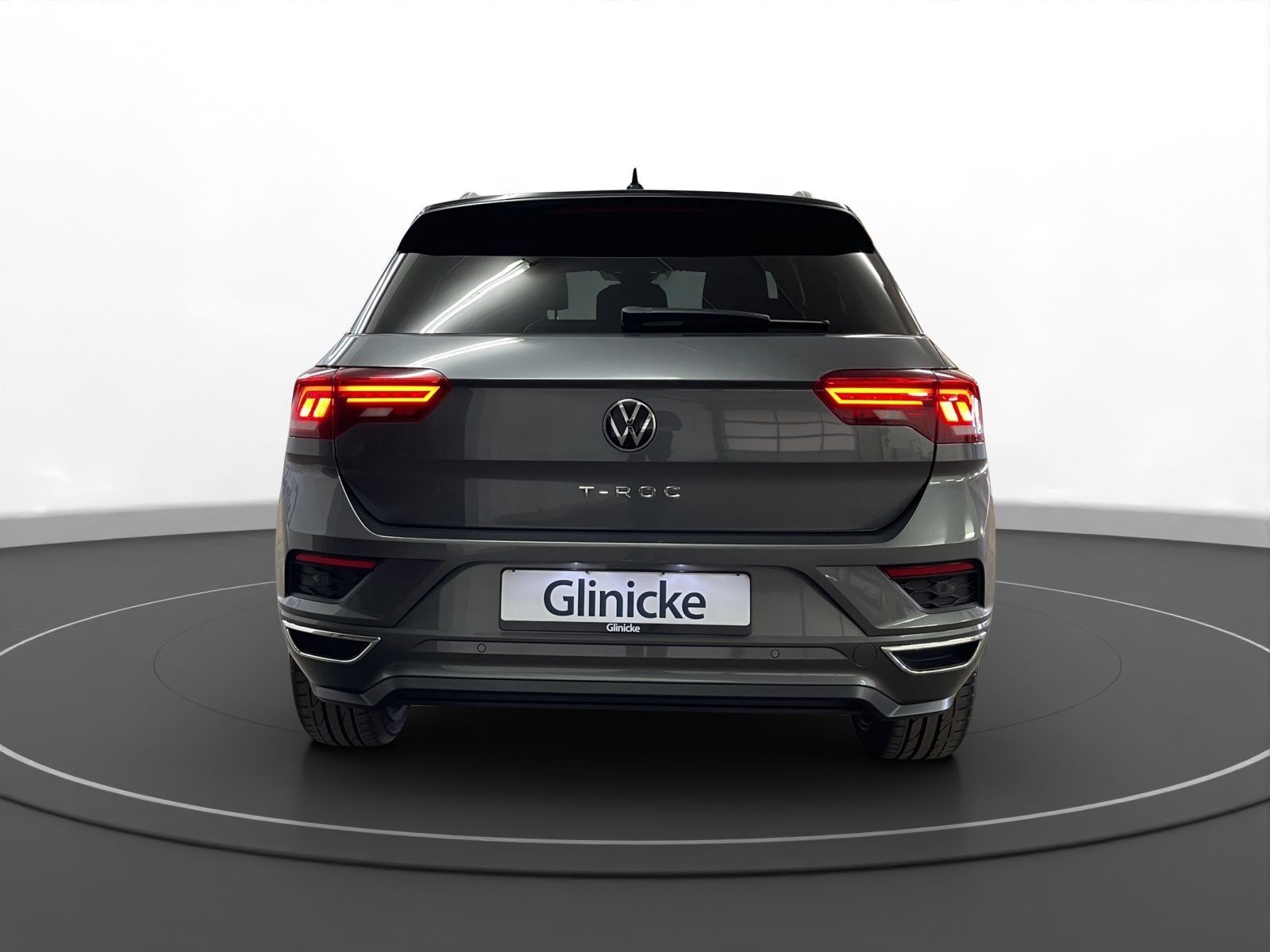 Volkswagen T-Roc 2.0 TDI R-line - Samsaru's Car Outlet