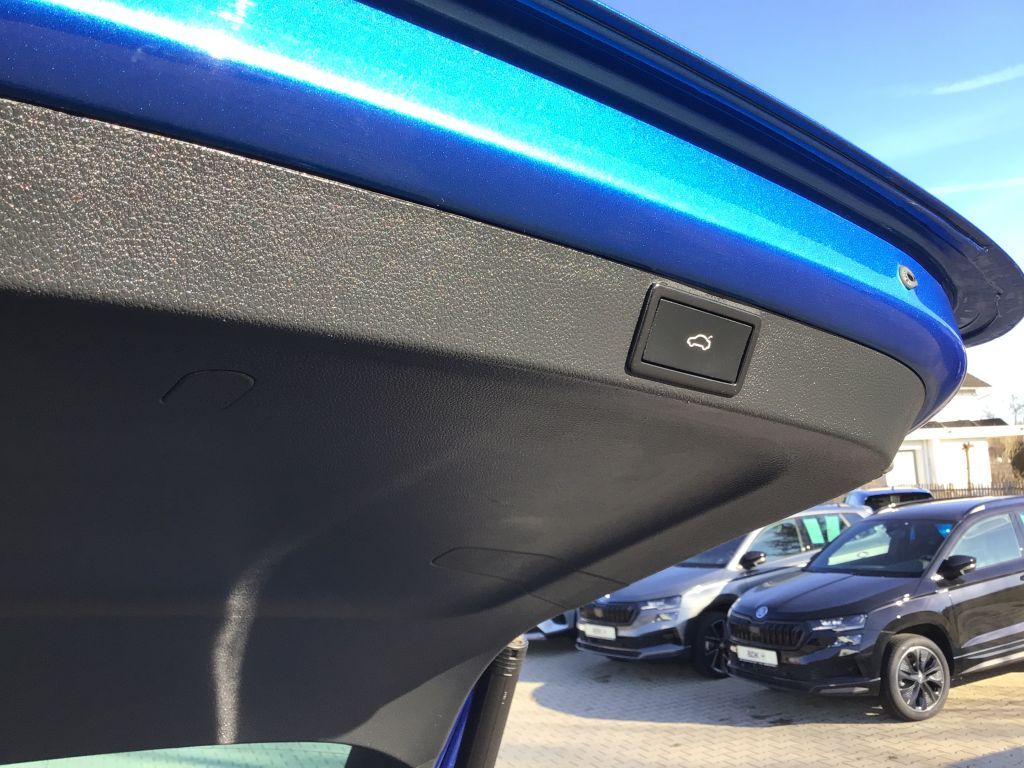 Skoda Octavia Combi 1.5 TSI Sportline - Samsaru's Car Outlet