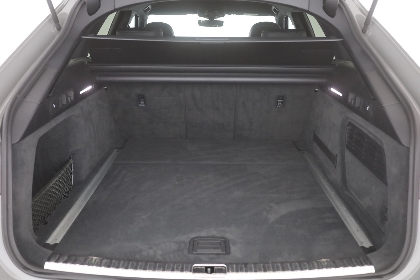 Audi A6 Avant 45 TFSI S-line - Samsaru's Car Outlet