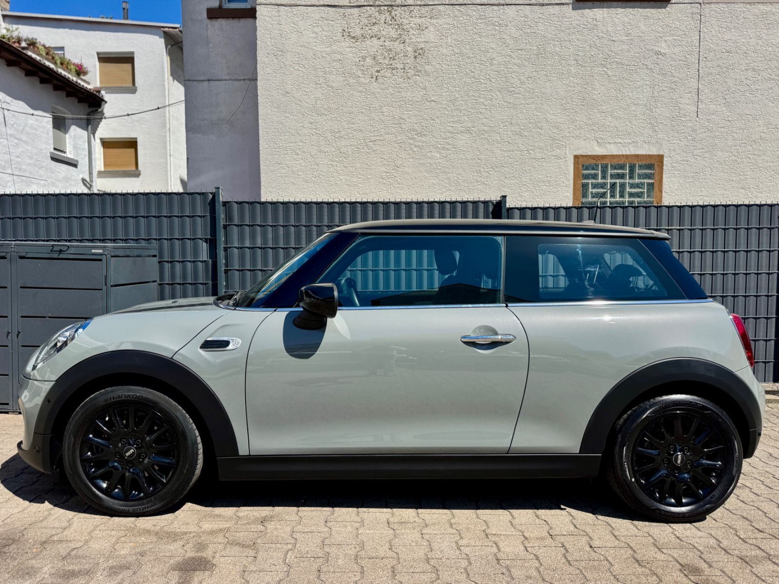 MINI COOPER 1.5 PEPPER - Samsaru's Car Outlet