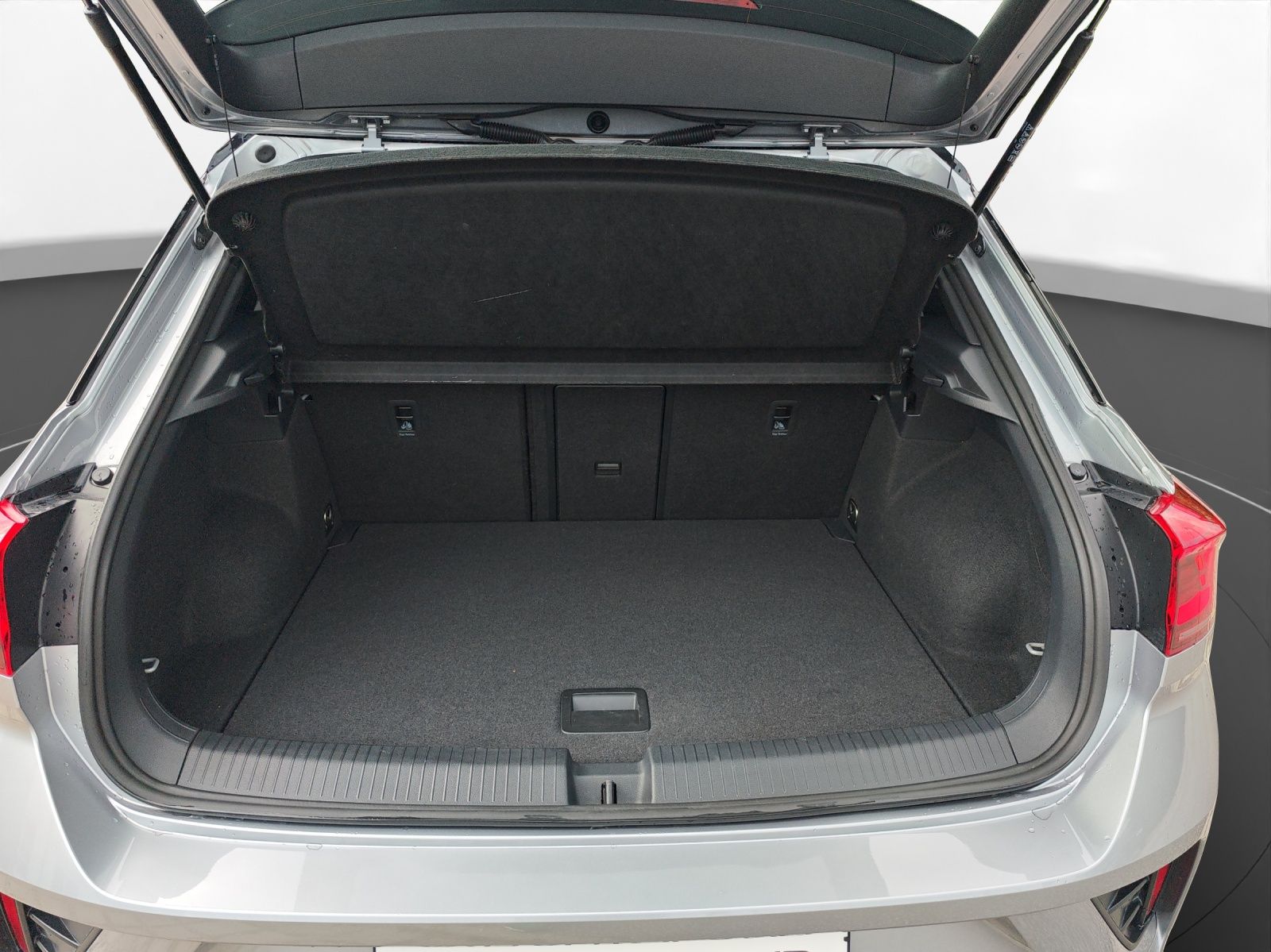 Volkswagen T-Roc 1.5 TSI DSG R-Line Black - Samsaru's Car Outlet