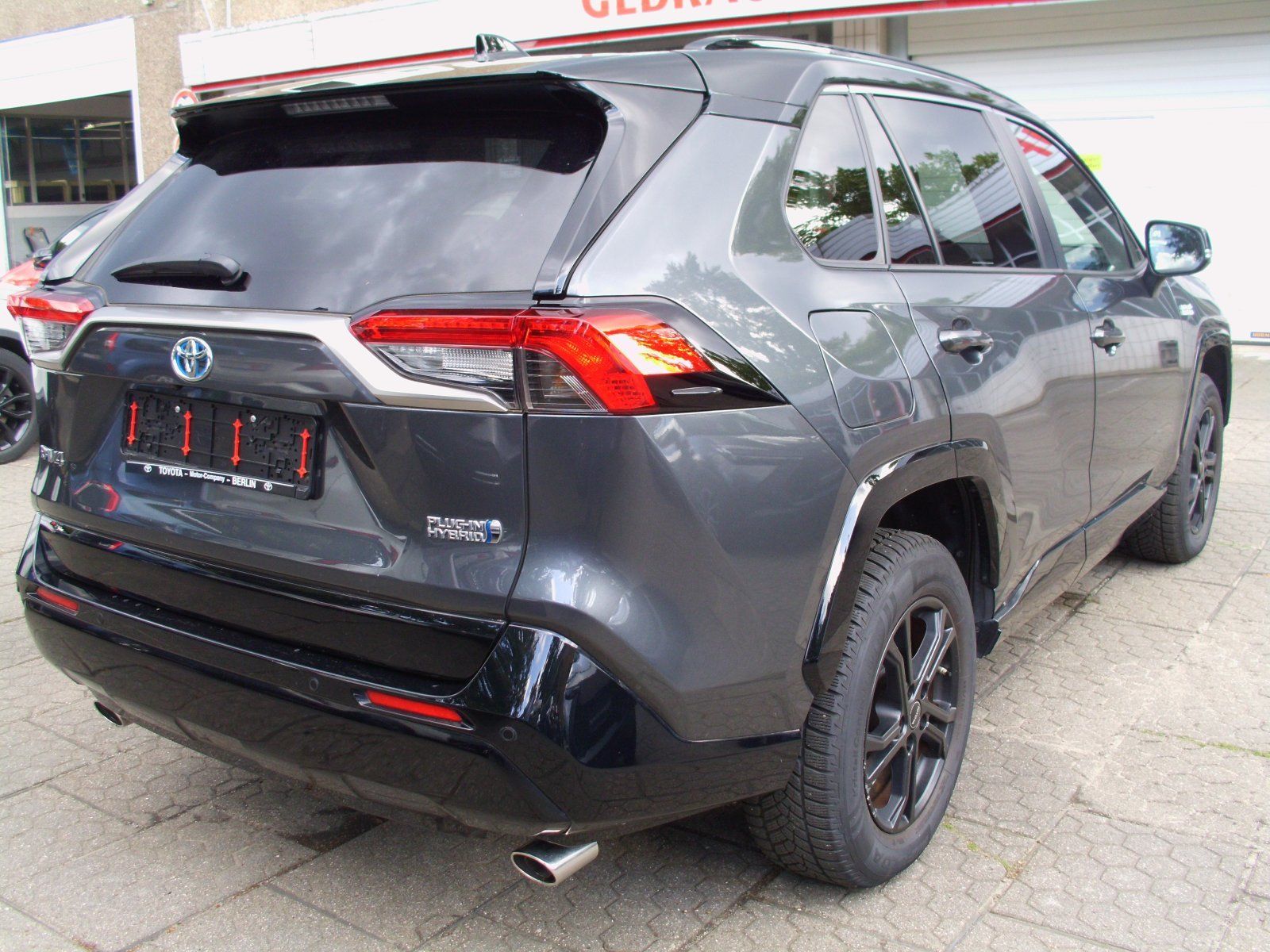 Toyota RAV4   Plug-in Hybrid 4x4