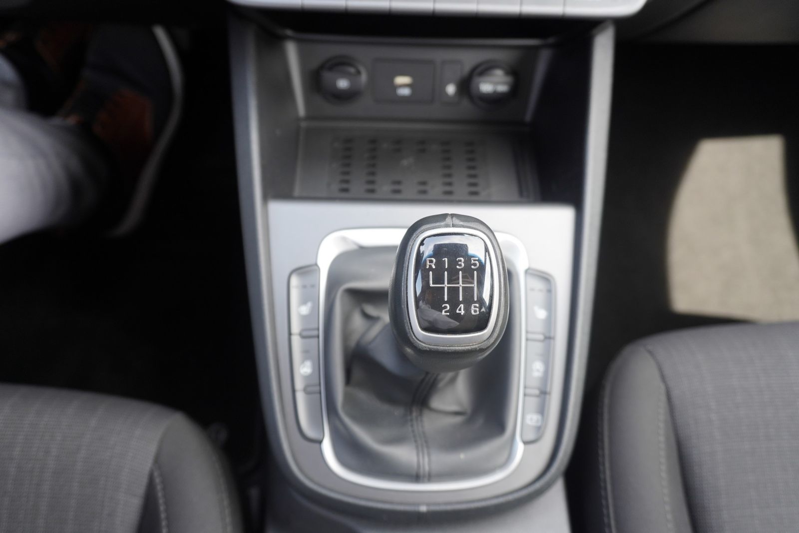 Hyundai Kona 1.0 T-GDI Pure 2WD - Samsaru's Car Outlet