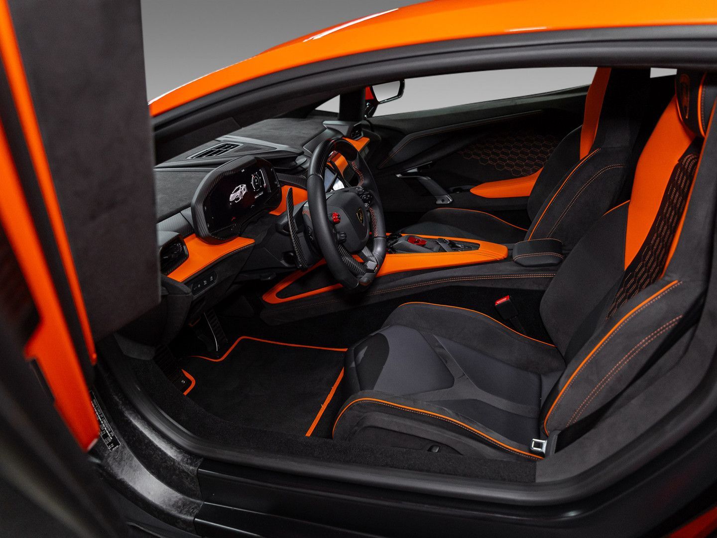 Lamborghini Revuelto - Samsaru's Car Outlet