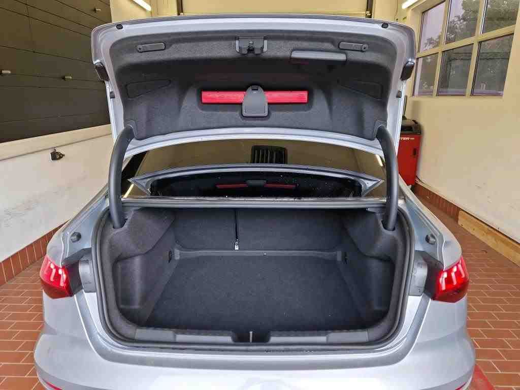 Audi A3 Limousine advanced 35 TDI S tronic AHK RearVi