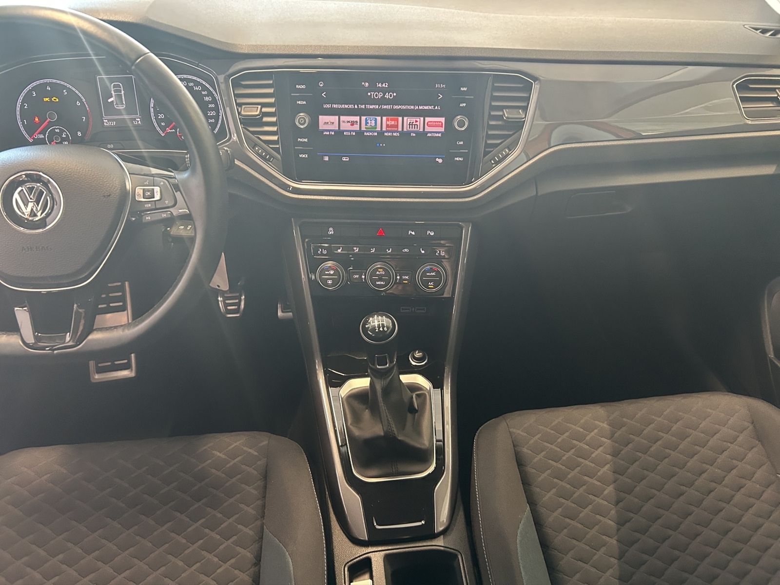 Volkswagen T-Roc 1.5 TSI OPF IQ.DRIVE - Samsaru's Car Outlet