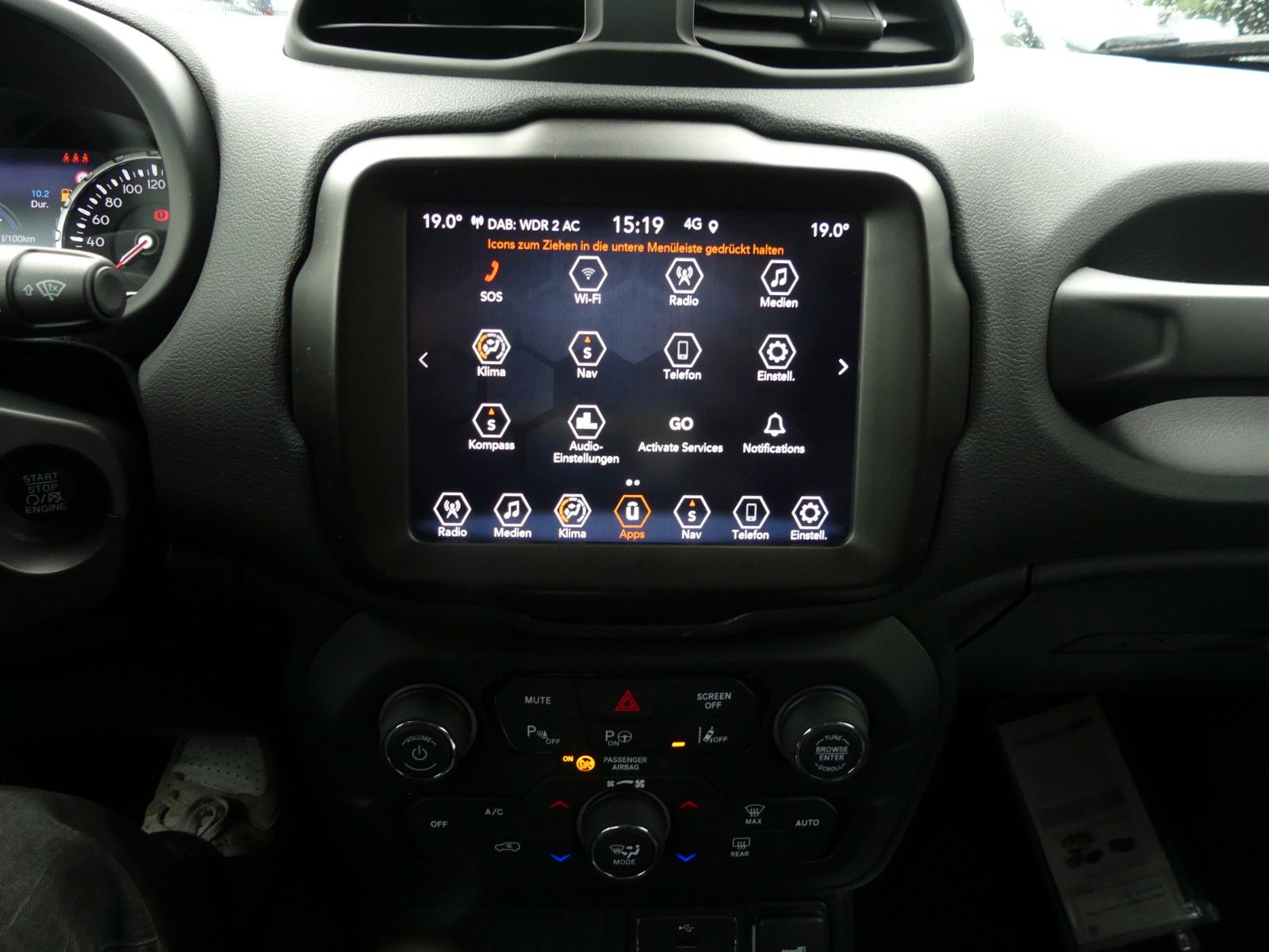 Jeep Renegade Limited FWD - Samsaru's Car Outlet